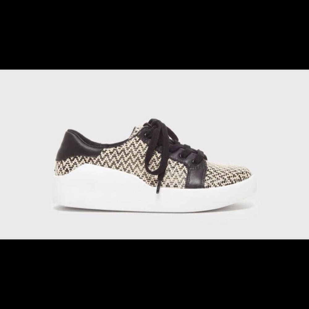 Black and white Sneakers with chevron detail